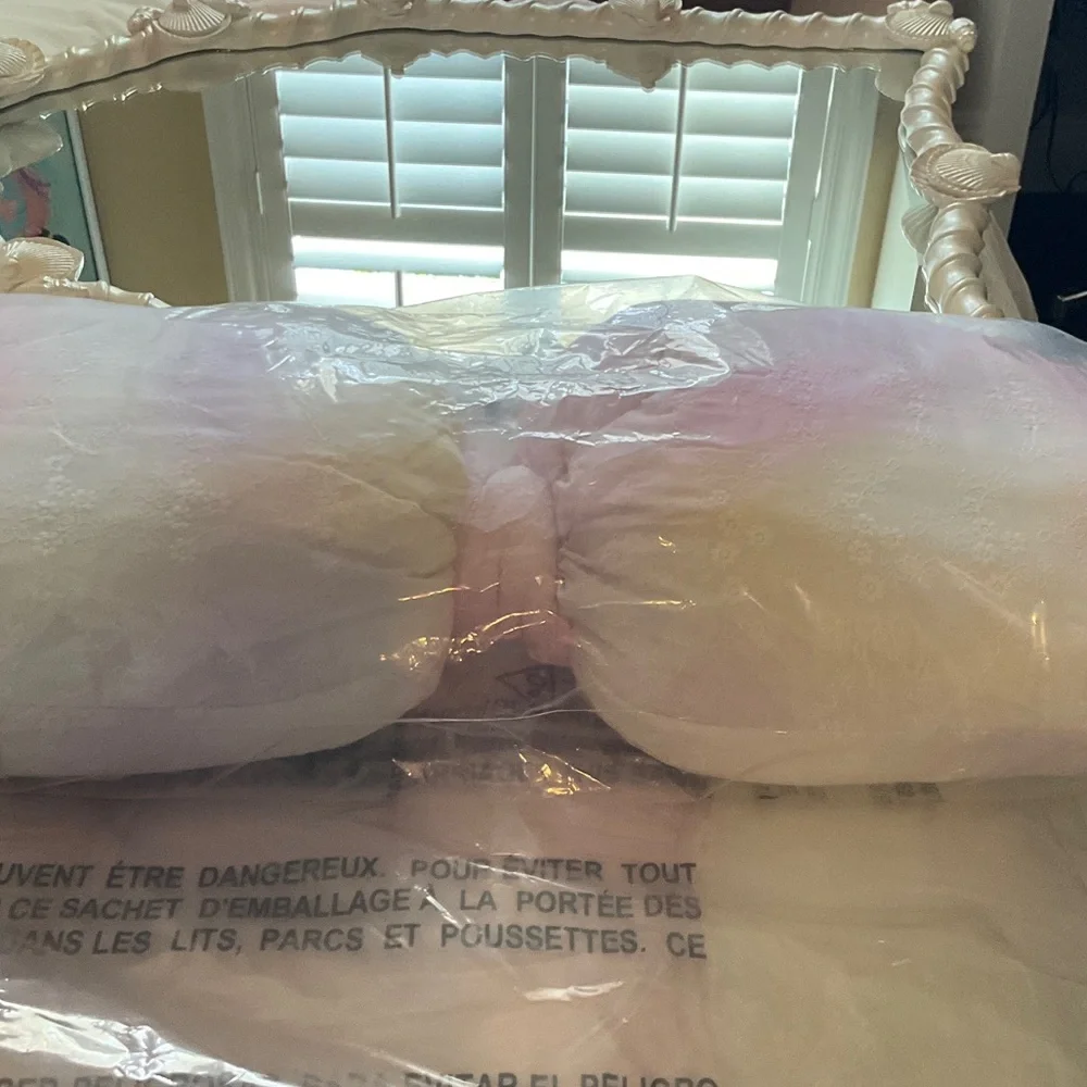 Pottery Barn LoveShack Full Comforter, brand new